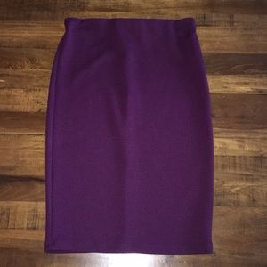 Burgundy pencil skirt